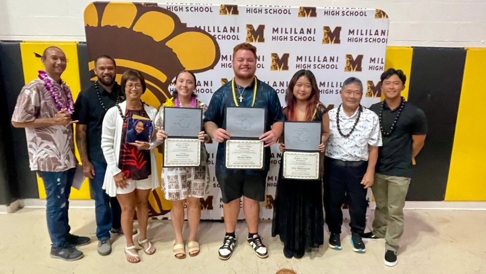Family and scholarship recipients together at Mililani High School